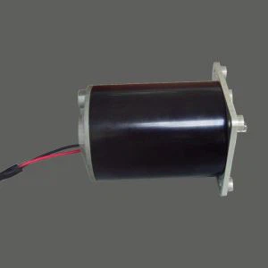 Krátkodobý stejnosměrný motor